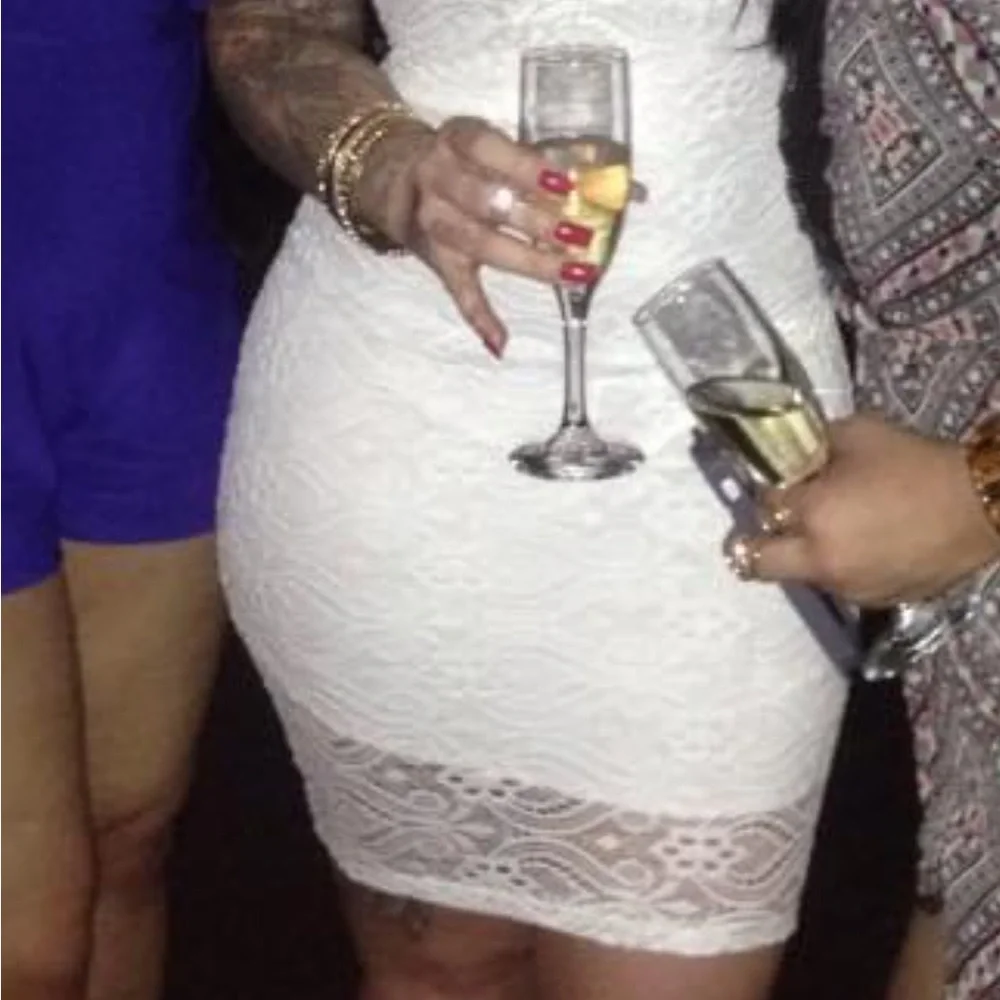 White lace dress - Picture 2 of 2